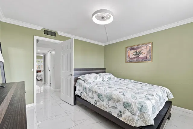 Unit 217 photo 19