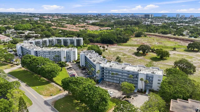 Unit 217 photo 33