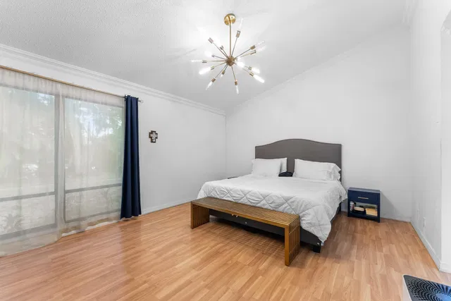 Residence photo 18