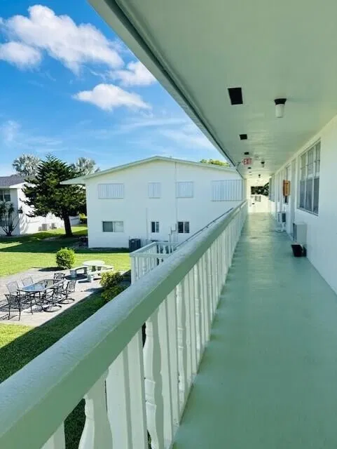  Residence photo 11