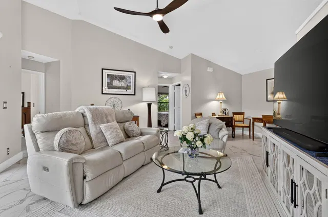 Residence photo 19