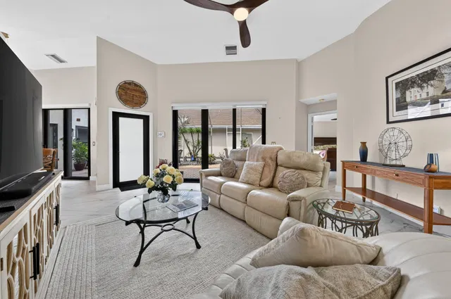 Residence photo 20