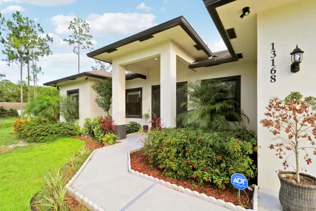 Residence photo 2