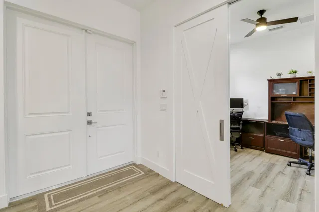 Residence photo 5