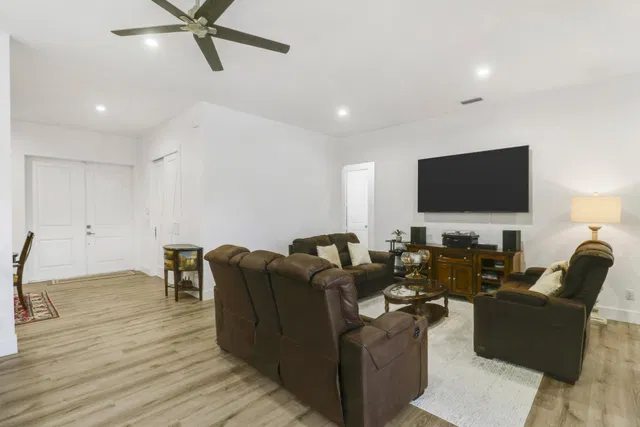 Residence photo 6