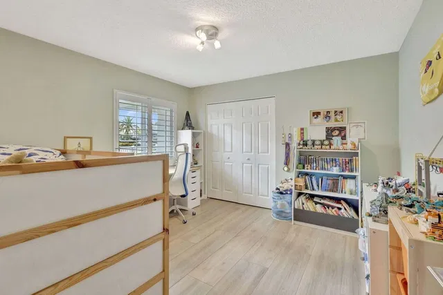 Residence photo 17