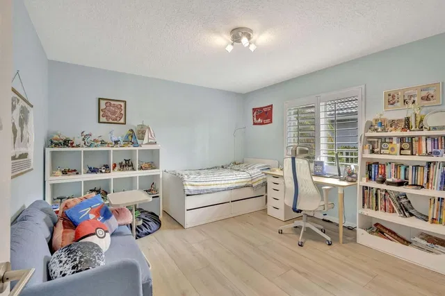 Residence photo 20