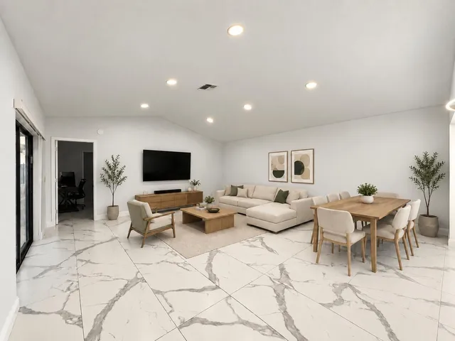 Unit 23 photo 14