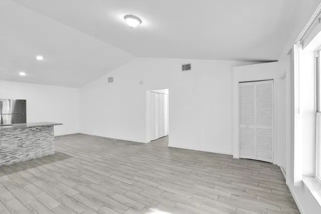 Residence photo 8