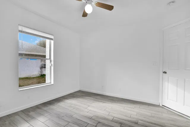 Residence photo 30