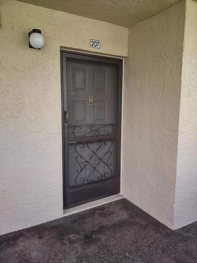 Unit 207 photo 2