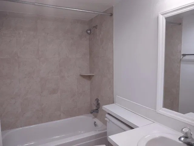 Unit 207 photo 7