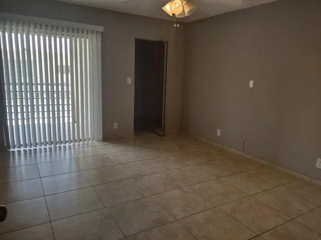 Unit 207 photo 8
