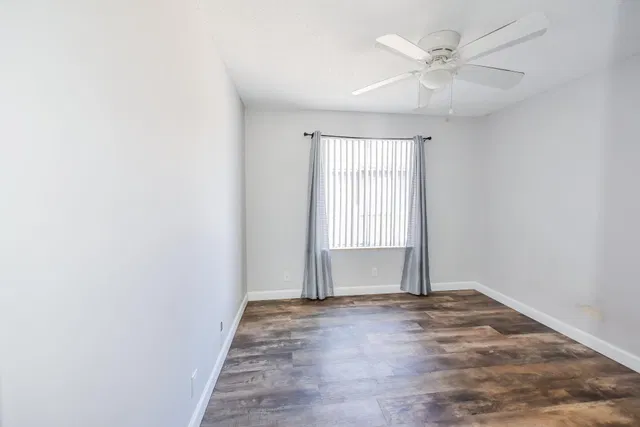 Unit 52 photo 17