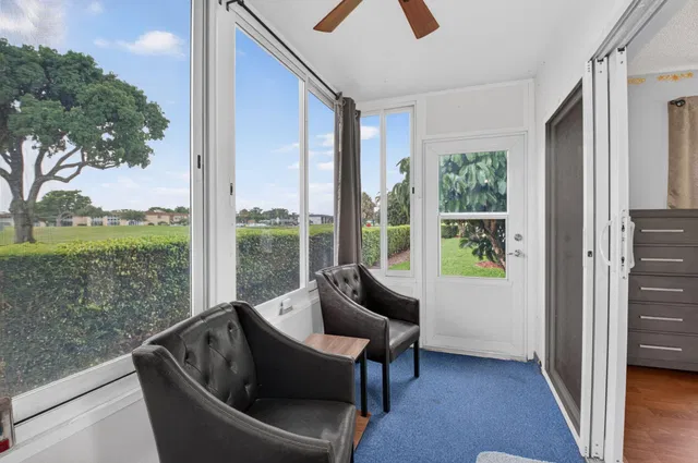 Residence photo 12