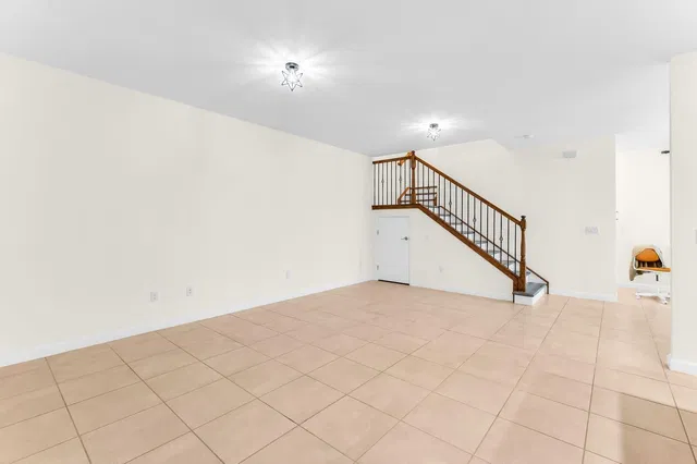  Residence photo 8