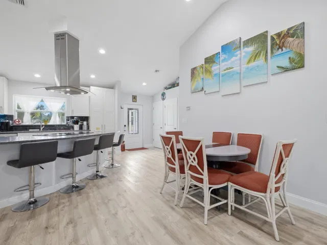 Residence photo 12