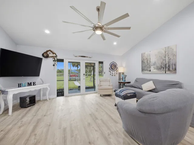 Residence photo 15