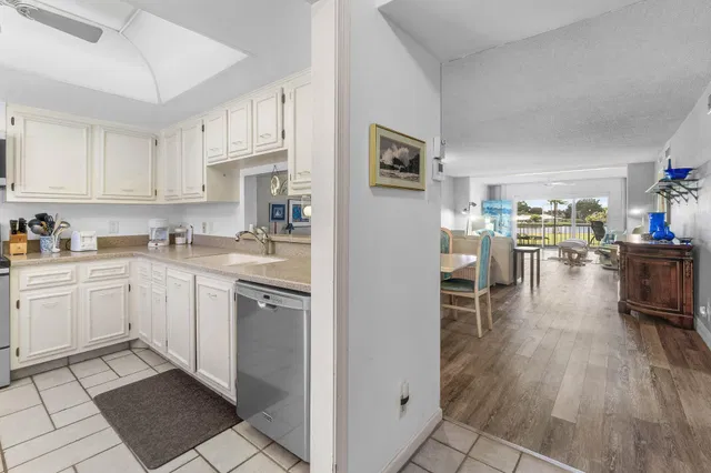  Unit 204 photo 9