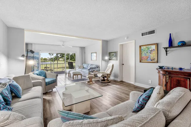  Unit 204 photo 12