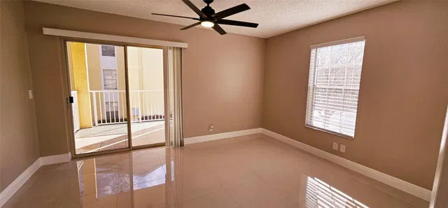 Unit H photo 20