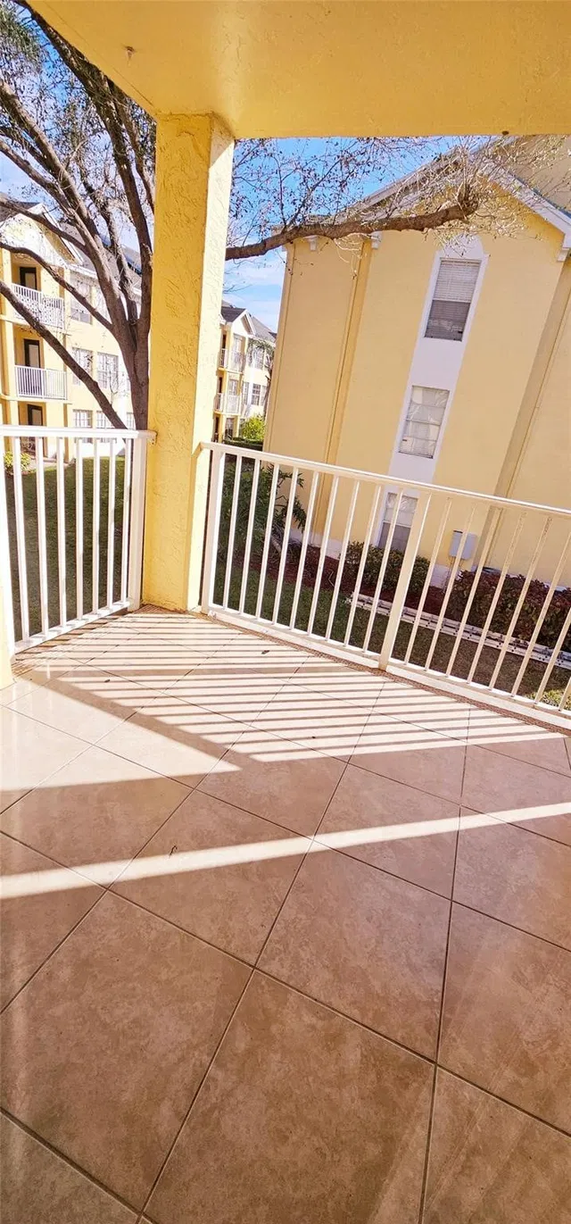 Unit H photo 22