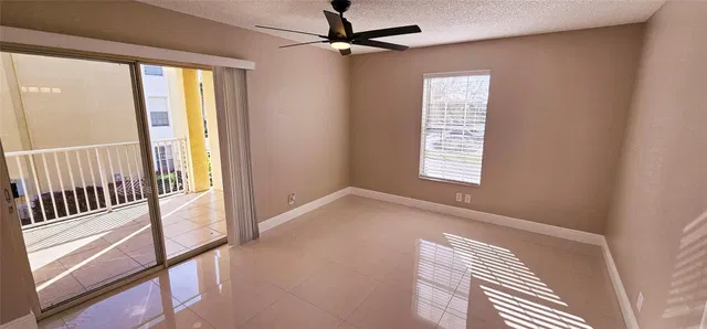 Unit H photo 26