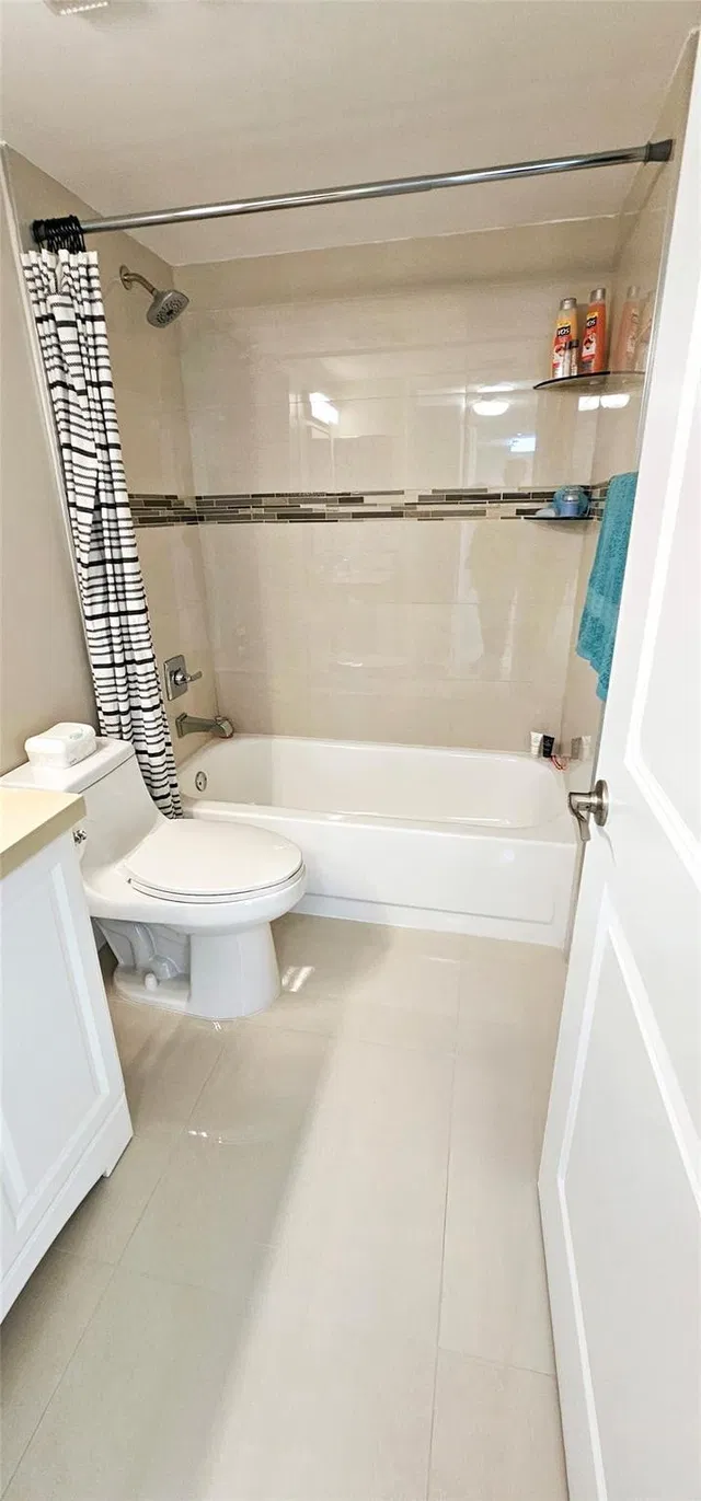 Unit H photo 30