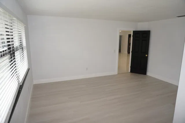 West Palm Beach Residence photo 9