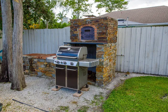  Residence photo 30