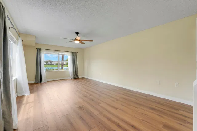  Residence photo 6