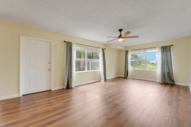  Residence photo 7