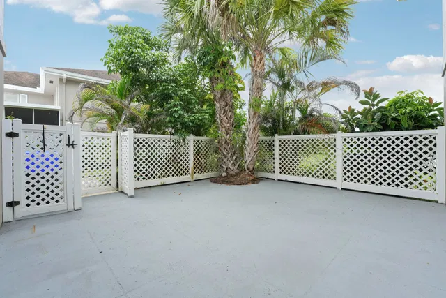  Residence photo 23