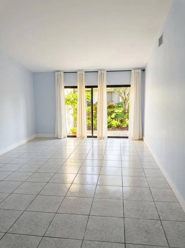  Residence photo 5