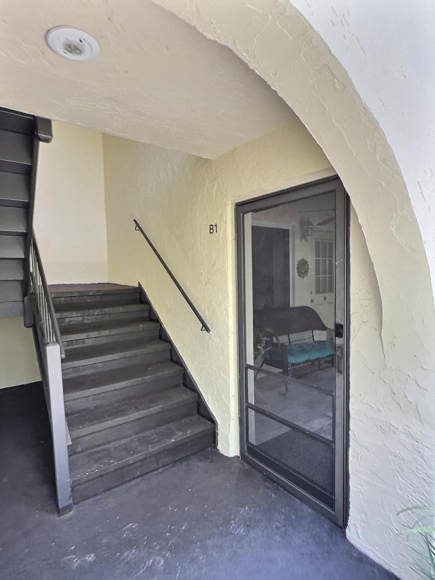 Unit B-1 photo 5