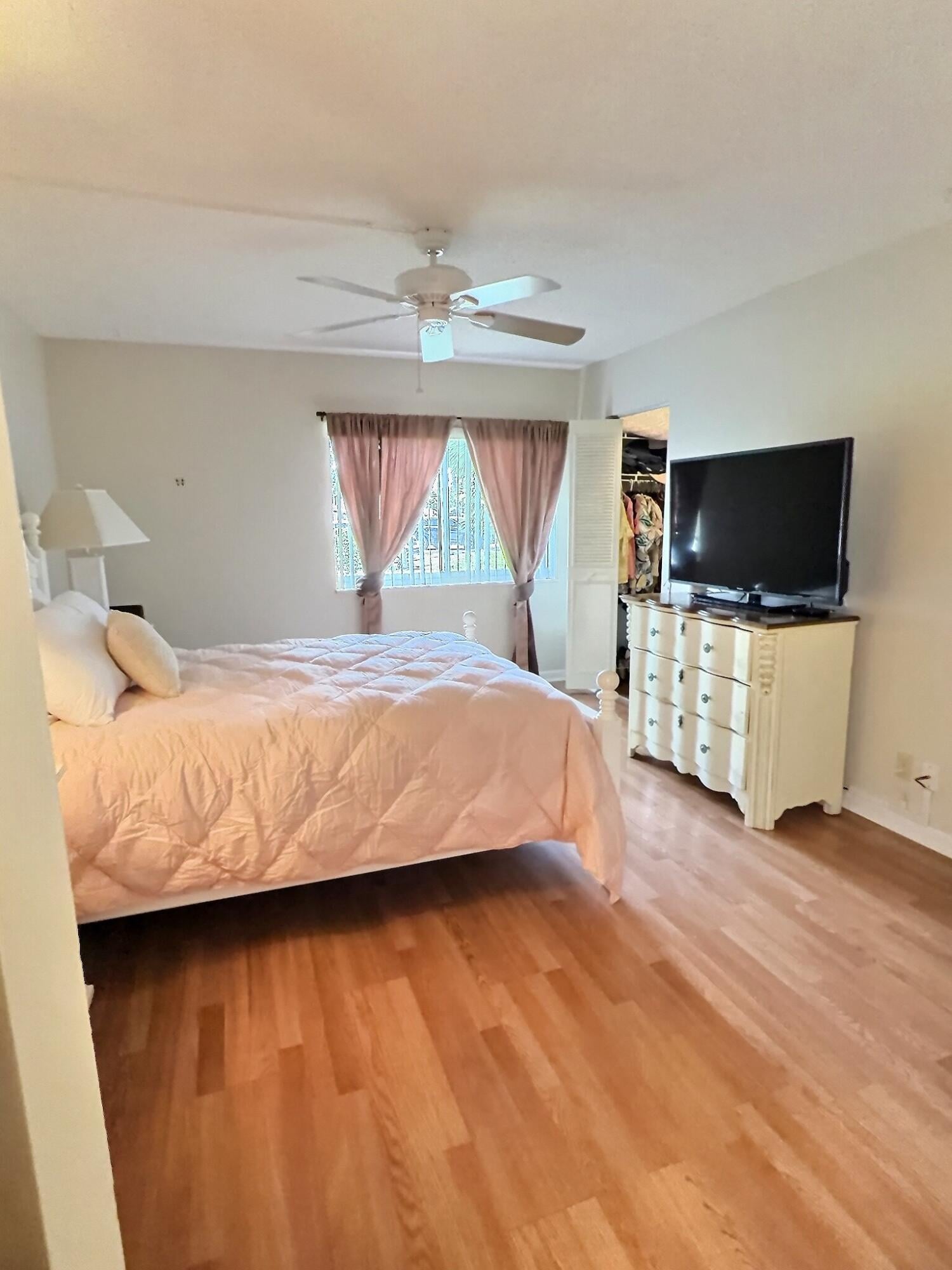 Unit B-1 photo 15
