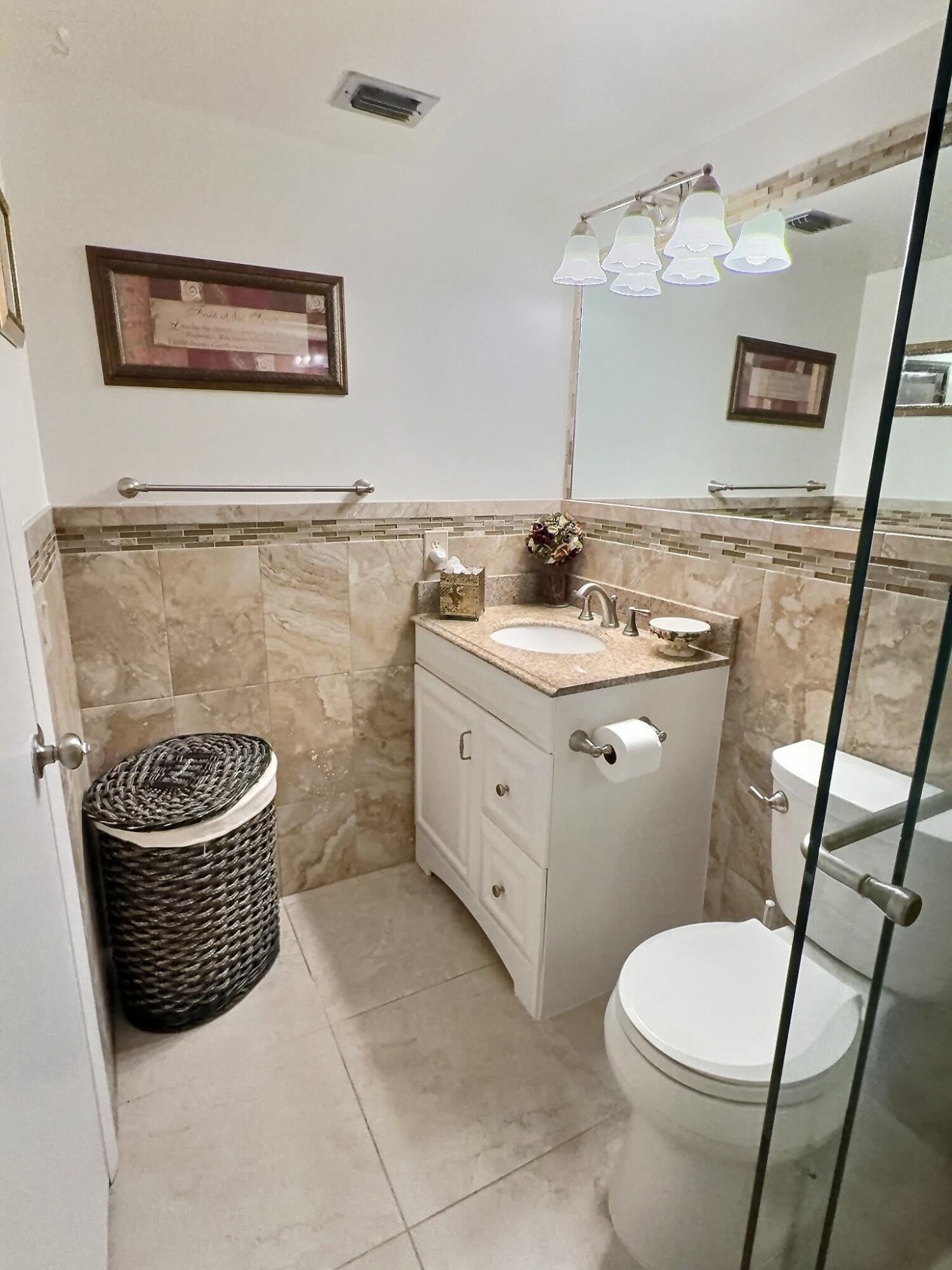 Unit B-1 photo 17