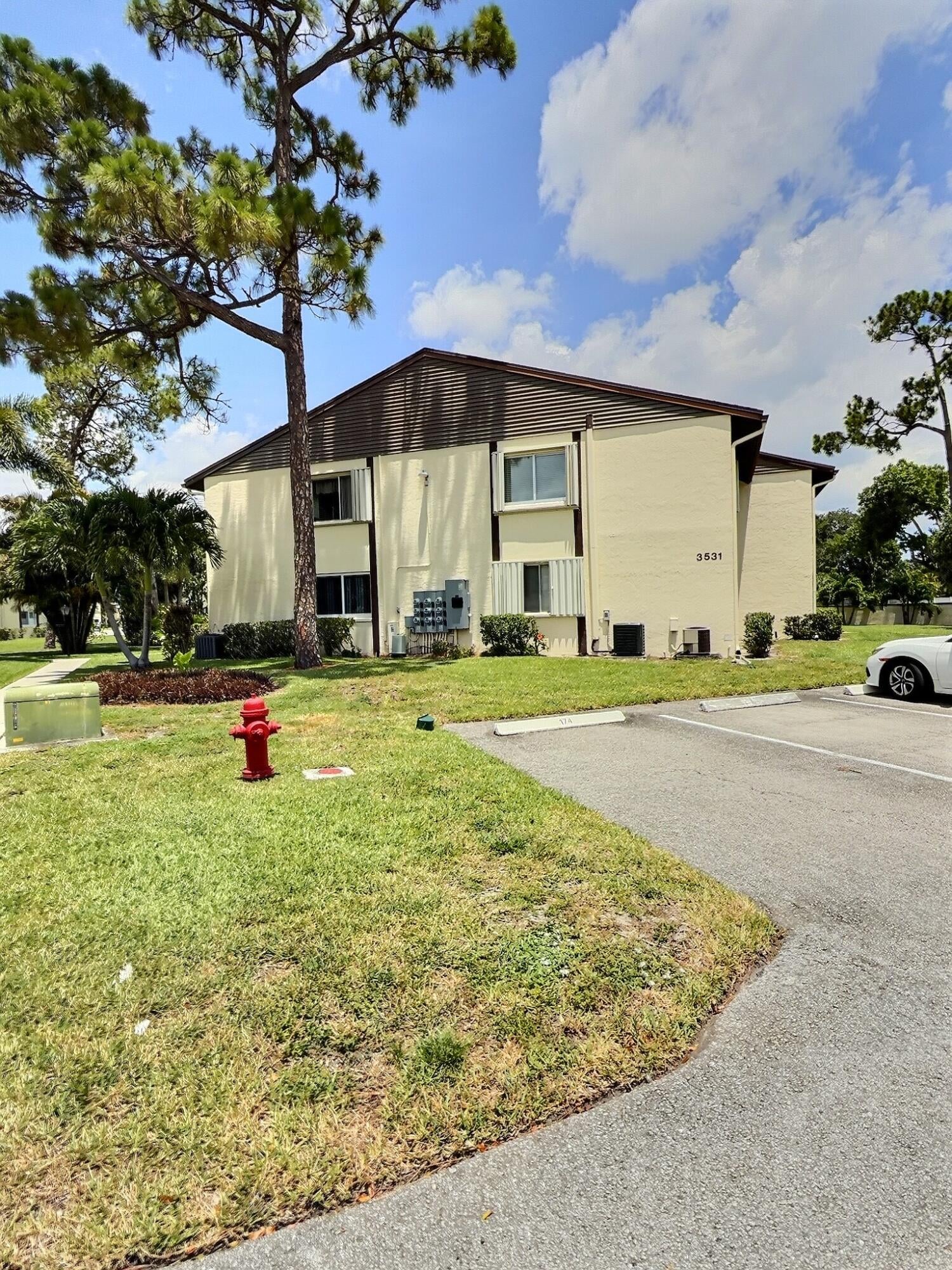 Unit B-1 photo 20