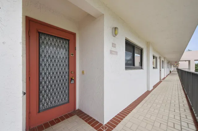 Residence photo 3