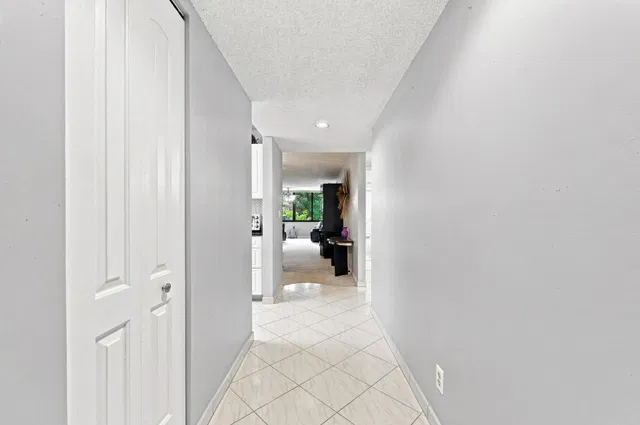 Residence photo 4