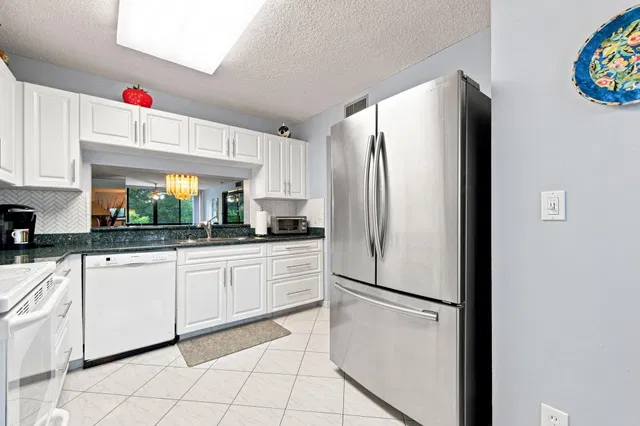 Residence photo 6
