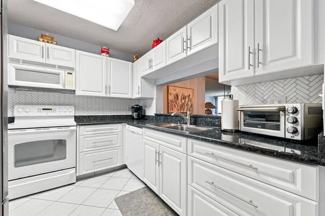 Residence photo 9
