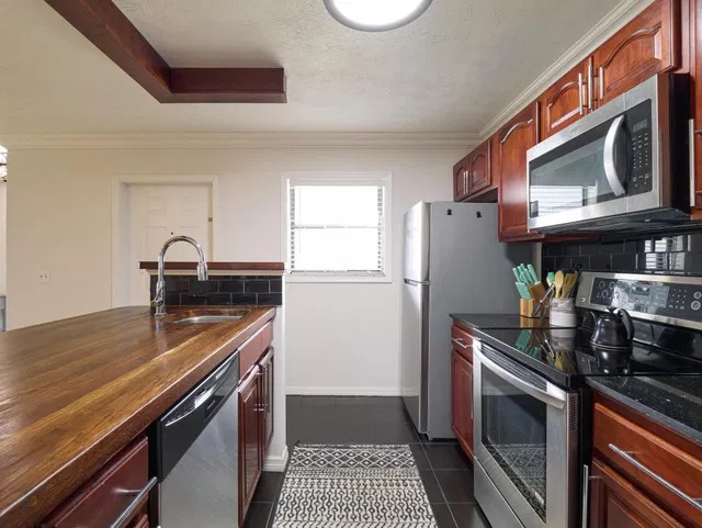 Unit 204 photo 11