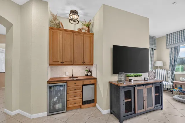 Residence photo 16