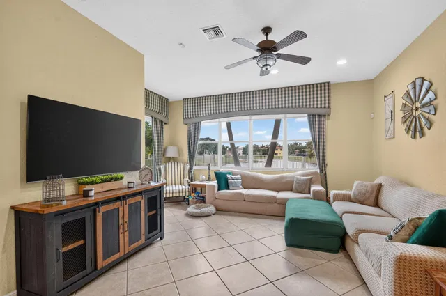 Residence photo 18