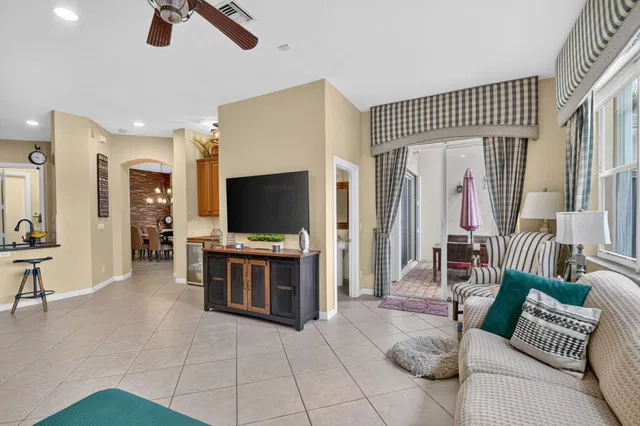 Residence photo 20