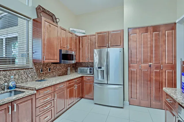 Residence photo 83