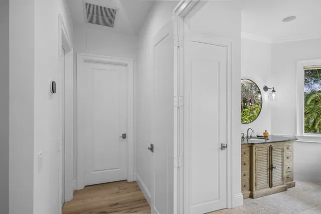Residence photo 52