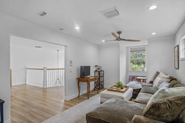 Residence photo 61