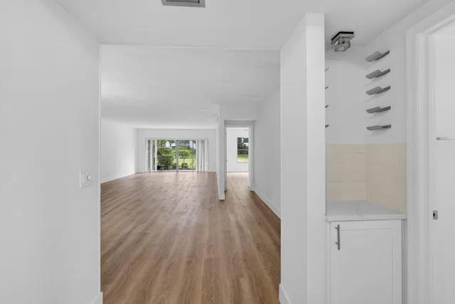 Unit 104J photo 21